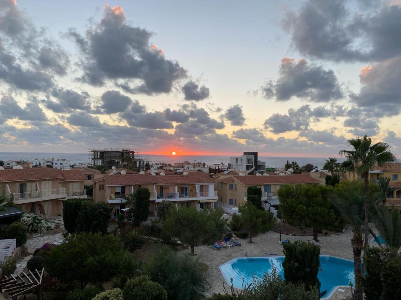 Newly Renovated- Regina Gardens 1, Venus Beach 500 M, Sea&Sunsets View, License Ooo7141 Paphos Luaran gambar